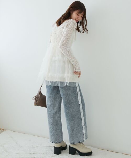 MAJESTIC LEGON（マジェスティックレゴン）の「ミニフリルチュール肩リボンピスチェ（キャミソール・レディース・グレー/アイボリー/ブラック・MEDIUM）」の7枚目の写真