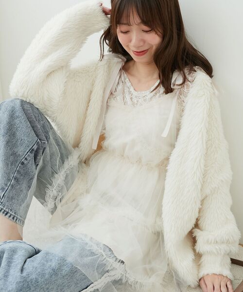 MAJESTIC LEGON（マジェスティックレゴン）の「ミニフリルチュール肩リボンピスチェ（キャミソール・レディース・グレー/アイボリー/ブラック・MEDIUM）」の8枚目の写真