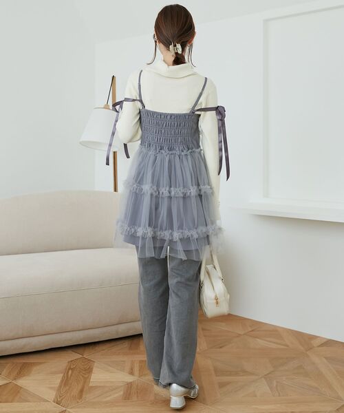 MAJESTIC LEGON（マジェスティックレゴン）の「ミニフリルチュール肩リボンピスチェ（キャミソール・レディース・グレー/アイボリー/ブラック・MEDIUM）」の15枚目の写真