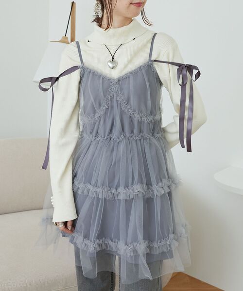 MAJESTIC LEGON（マジェスティックレゴン）の「ミニフリルチュール肩リボンピスチェ（キャミソール・レディース・グレー/アイボリー/ブラック・MEDIUM）」の16枚目の写真