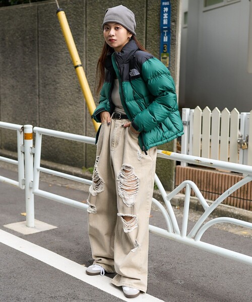 THE NORTH FACE（ザノースフェイス）の「THE NORTH FACE/ザ・ノース・フェイス Short Nuptse Jacket/ショートヌプシジャケット/ダウンジャケット　限定展開（ダウンジャケット/コート・レディース・グレー/ブラック/グリーン・LARGE/X-LARGE/MEDIUM）」の14枚目の写真