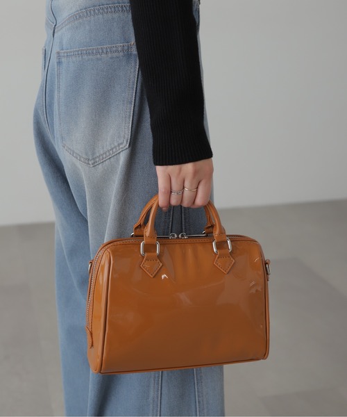 FREE'S MART(フリーズマート)の「◆エナメルミニボストン(ショルダーバッグ・レディース・ベージュ/ブラック・フリ-)」の5枚目の写真