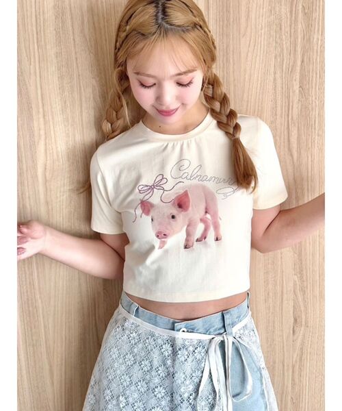 CALNAMUR(カルナムール)の「ピグレットリボンビジューTシャツ(Tシャツ/カットソー・レディース・ピンク/オフホワイト/イエロー・FREE)」の4枚目の写真