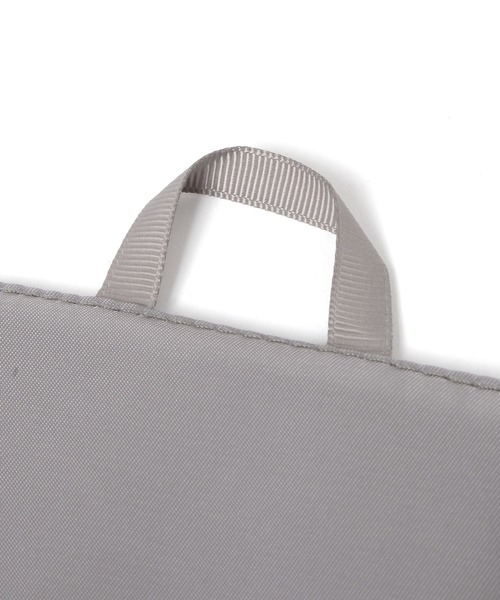 LAKOLE（ラコレ）の「スタンドブラシコスメケース / 242475（ポーチ・レディース・グレー・FREE）」の3枚目の写真