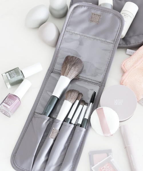 スタンドブラシコスメケース / 242475（ポーチ）｜LAKOLE（ラコレ）の