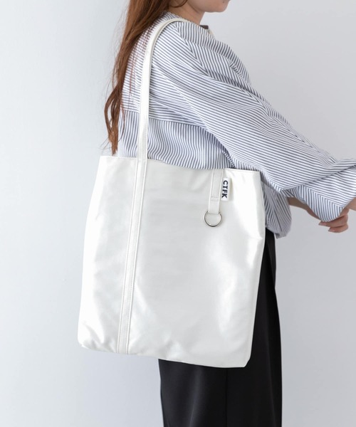 CONTROL FREAK / CTFK（コントロールフリーク）の「CONTROL FREAK　DAYトート（トートバッグ・レディース・ホワイト/ブラック/ゴールド・ONE）」の2枚目の写真