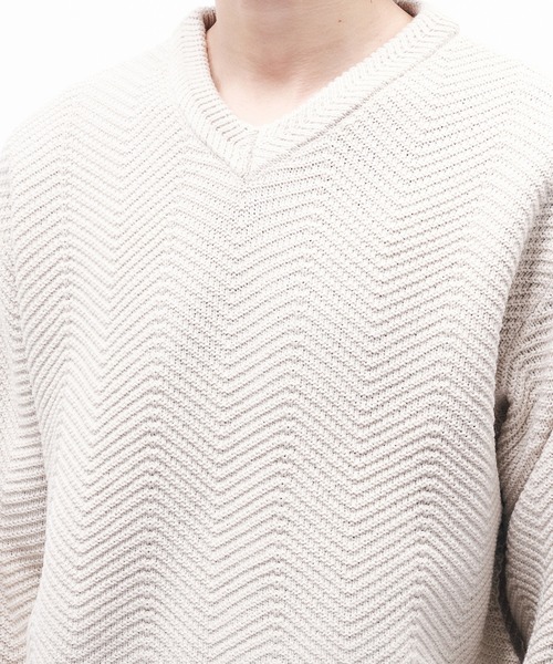 Adoon plain（アドーンプレーン）の「HERRINGBONE V NECK KNIT / へリンボーンVネックニット（ニット/セーター・メンズ・アイボリー/ブラック/ブルー・MEDIUM/LARGE）」の6枚目の写真
