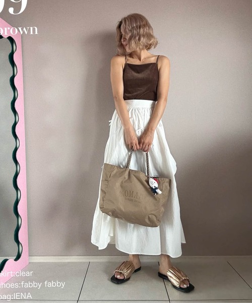 Fabby fabby(ファビィーファビィー)の「シャーリングスクエアーフラットサンダル(サンダル・レディース・ブラック/ゴールド/シルバー・LARGE/MEDIUM/SMALL)」の4枚目の写真