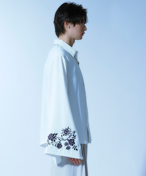 Ellno Loset(エルノロゼット)の「2wayアームスリットフラワー刺繍シャツ(シャツ/ブラウス・メンズ・チャコールグレー/オフホワイト/ブルーグレー/ブラック・MEDIUM/SMALL/LARGE)」の22枚目の写真