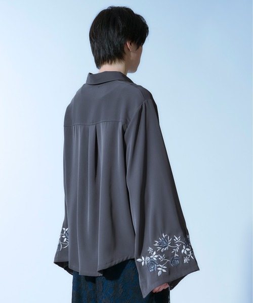 Ellno Loset(エルノロゼット)の「2wayアームスリットフラワー刺繍シャツ(シャツ/ブラウス・メンズ・チャコールグレー/オフホワイト/ブルーグレー/ブラック・MEDIUM/SMALL/LARGE)」の15枚目の写真