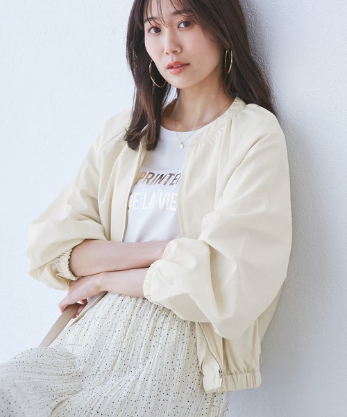 【新品未使用】ロイスクレヨン カットジャガードブルゾン 花 日本製 M ベージュ 新品未使用】ロイスクレヨン カットジャガードブルゾン 花 日本製 M