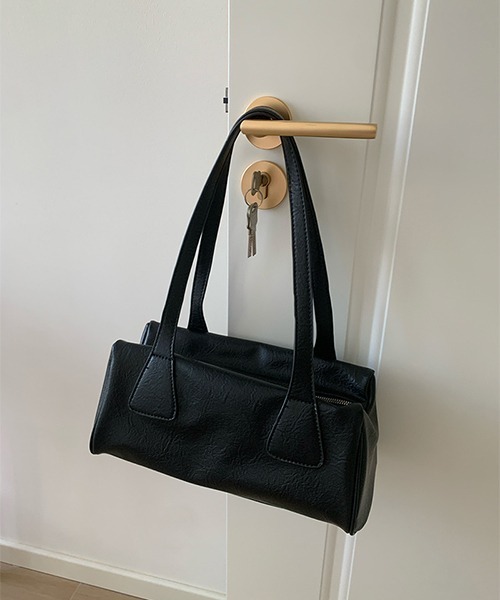 c.u.l（シーユーエル）の「スクエア オブロング 合皮 ショルダーバッグ cula1125（ショルダーバッグ・レディース・ブラック/ブラウン・FREE）」の11枚目の写真