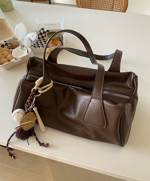 c.u.l（シーユーエル）の「スクエア オブロング 合皮 ショルダーバッグ cula1125（ショルダーバッグ・レディース・ブラック/ブラウン・FREE）」の12枚目の写真