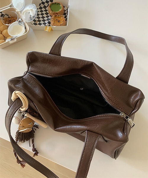 c.u.l（シーユーエル）の「スクエア オブロング 合皮 ショルダーバッグ cula1125（ショルダーバッグ・レディース・ブラック/ブラウン・FREE）」の13枚目の写真