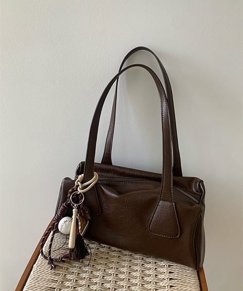 c.u.l（シーユーエル）の「スクエア オブロング 合皮 ショルダーバッグ cula1125（ショルダーバッグ・レディース・ブラック/ブラウン・FREE）」の14枚目の写真