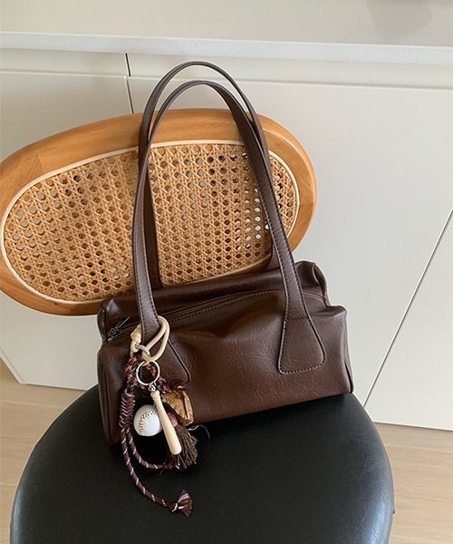 c.u.l（シーユーエル）の「スクエア オブロング 合皮 ショルダーバッグ cula1125（ショルダーバッグ・レディース・ブラック/ブラウン・FREE）」の16枚目の写真