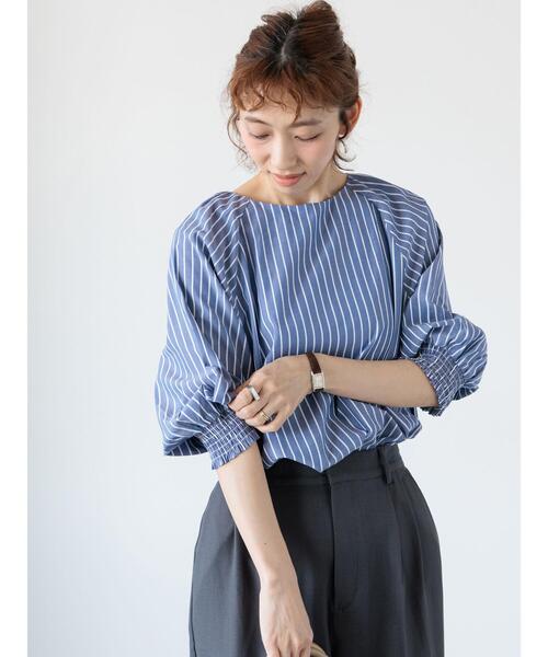 Lugnoncure（ルノンキュール）の「無地/柄アソート袖口シャーリングブラウス（シャツ/ブラウス・レディース・キナリ/イエロー/ネイビー/オフホワイト/ブラック・F）」の4枚目の写真