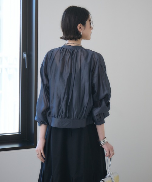 Paradise Picnic(パラダイスピクニック)の「シアーギャザーブルゾン(ブルゾン・レディース・グレイッシュベージュ/チャコールグレー・FREE)」の11枚目の写真