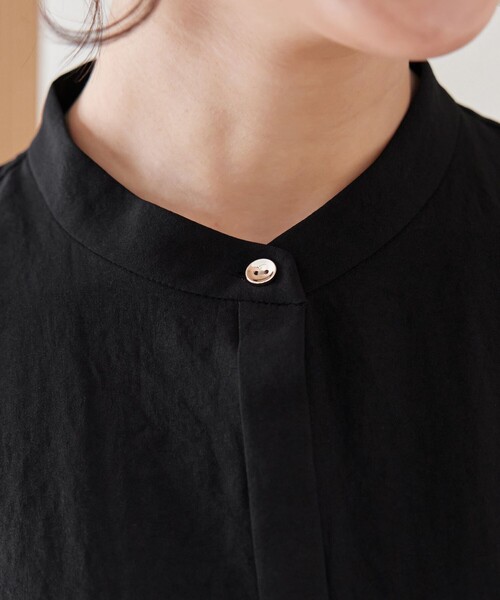 Tiaclasse（ティアクラッセ）の「ピンタックギャザーブラウス（シャツ/ブラウス・レディース・ブラック/サックスブルー/オフホワイト/モカ・M/L）」の7枚目の写真