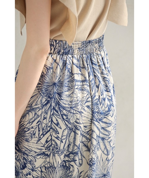 cawaii（カワイイ）の「ボタニカル柄とろみ艶ロングスカート（スカート・レディース・ブルー・FREE）」の10枚目の写真