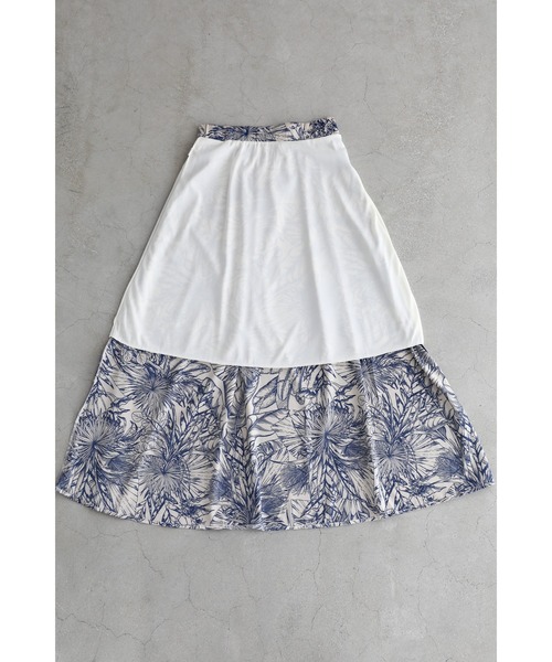 cawaii（カワイイ）の「ボタニカル柄とろみ艶ロングスカート（スカート・レディース・ブルー・FREE）」の13枚目の写真