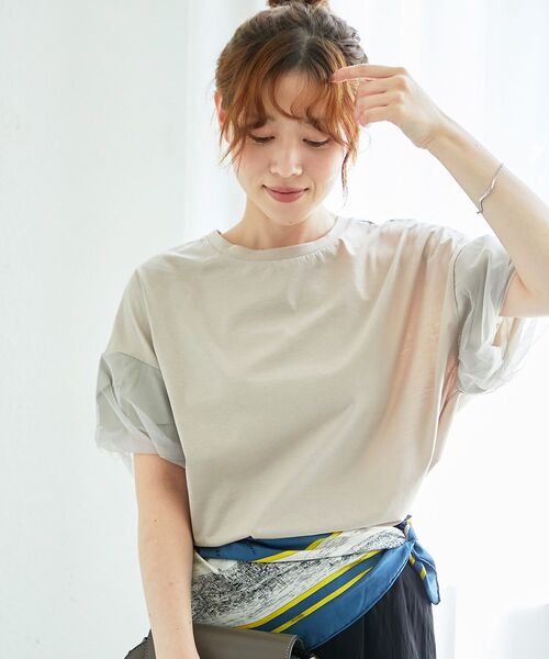 le.coeur blanc（ルクールブラン）の「《手洗い可能》チュールねじりスリーブフレンチプルオーバー（Tシャツ/カットソー・レディース・ブラック/グレイッシュベージュ/オフホワイト/ベージュ・38）」の2枚目の写真