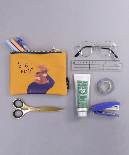 ACCOMMODE（アコモデ）の「エリクリン/フラットポーチ（ポーチ・レディース・イエロー/ピンク/ブルー・FREE）」の4枚目の写真