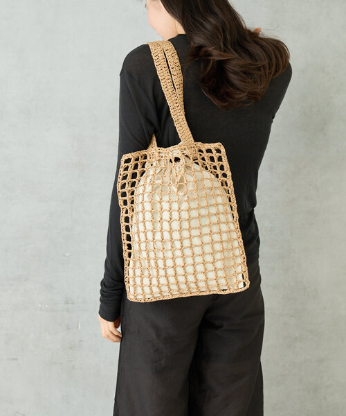 BIRTHDAY BAR（バースデイバー）の「ペーパー手編みメッシュフラットバッグ（トートバッグ・レディース・ベージュ/グレー/パープル/ネイビー・0）」の6枚目の写真