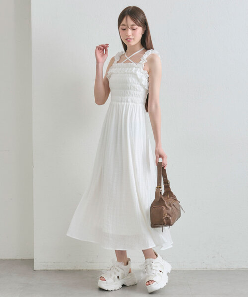 OLIVE des OLIVE(オリーブデオリーブ)の「【S/Mサイズ展開】シャーリングフリルキャミワンピ(ワンピース・レディース・オフホワイト/サックスブルー/アイボリー/ブラック・SMALL/MEDIUM)」の21枚目の写真
