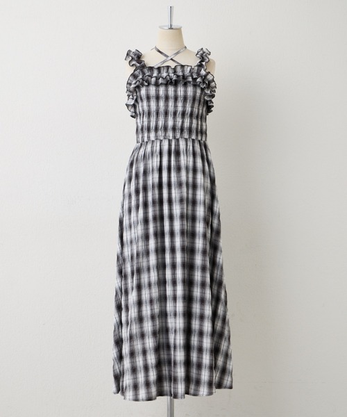 OLIVE des OLIVE(オリーブデオリーブ)の「【S/Mサイズ展開】シャーリングフリルキャミワンピ(ワンピース・レディース・オフホワイト/サックスブルー/アイボリー/ブラック・SMALL/MEDIUM)」の11枚目の写真