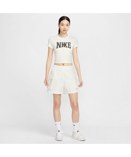 NIKE（ナイキ）の「ナイキ NIKE ナイキ  NSW スリム クロップ ストリート S/S Tシャツ（Tシャツ/カットソー・レディース・オフホワイト/ブラック・S/M/L）」の8枚目の写真