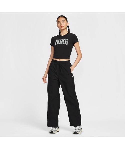NIKE（ナイキ）の「ナイキ NIKE ナイキ  NSW スリム クロップ ストリート S/S Tシャツ（Tシャツ/カットソー・レディース・オフホワイト/ブラック・S/M/L）」の12枚目の写真