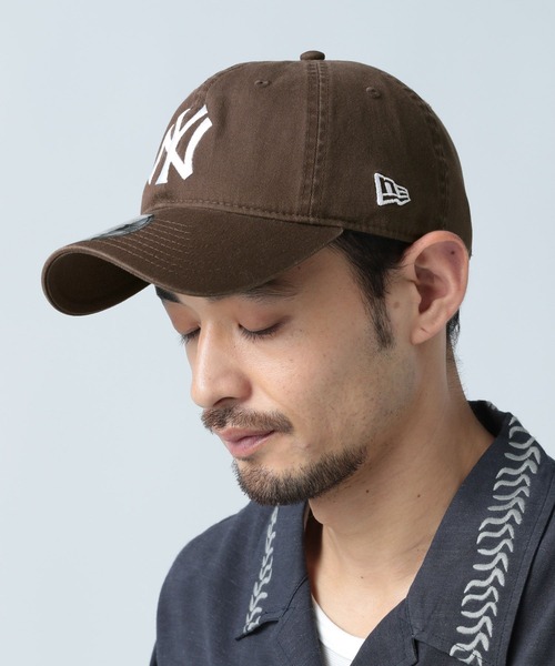 NEW ERA（ニューエラ）の「【NEW ERA(ニューエラ)】オールドイングリッシュロゴ9TWENTY（キャップ・メンズ・ブラック/ブラウン/レッド・FREE）」の12枚目の写真
