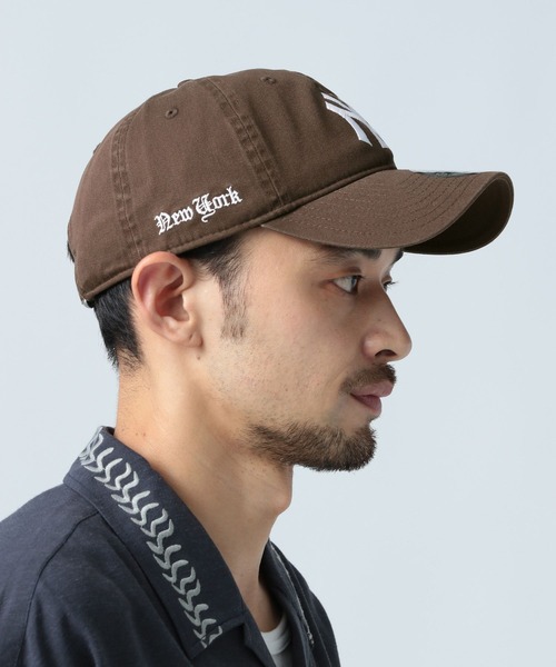 NEW ERA（ニューエラ）の「【NEW ERA(ニューエラ)】オールドイングリッシュロゴ9TWENTY（キャップ・メンズ・ブラック/ブラウン/レッド・FREE）」の13枚目の写真