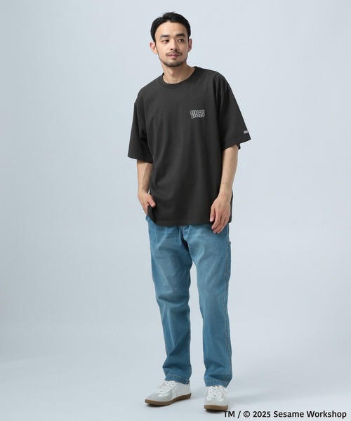 BAYFLOW（ベイフロー）の「【SESAME STREET(セサミストリート)】別注アソートプリント半袖Tシャツ（Tシャツ/カットソー・メンズ・オフホワイト/ベージュ/チャコール/ネイビー・LARGE/MEDIUM）」の16枚目の写真