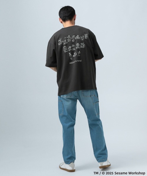 BAYFLOW（ベイフロー）の「【SESAME STREET(セサミストリート)】別注アソートプリント半袖Tシャツ（Tシャツ/カットソー・メンズ・オフホワイト/ベージュ/チャコール/ネイビー・LARGE/MEDIUM）」の17枚目の写真