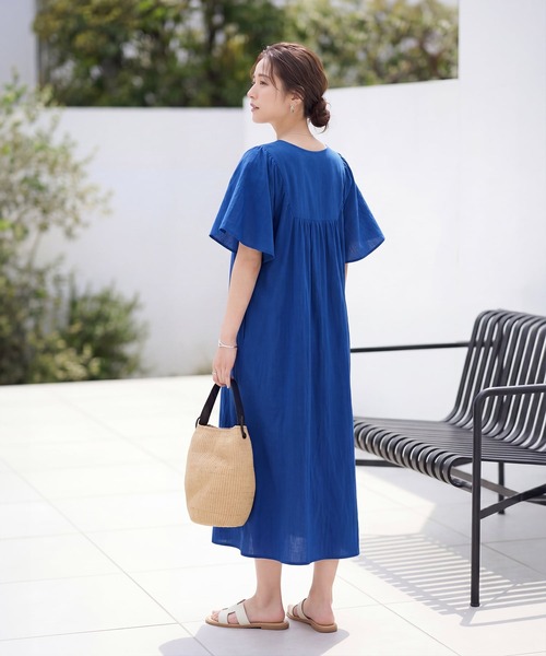 STYLE DELI(スタイルデリ)の「重ねVネックコットンギャザーワンピースB(ワンピース・レディース・ネイビー/レッド/ブルー・01/02)」の11枚目の写真