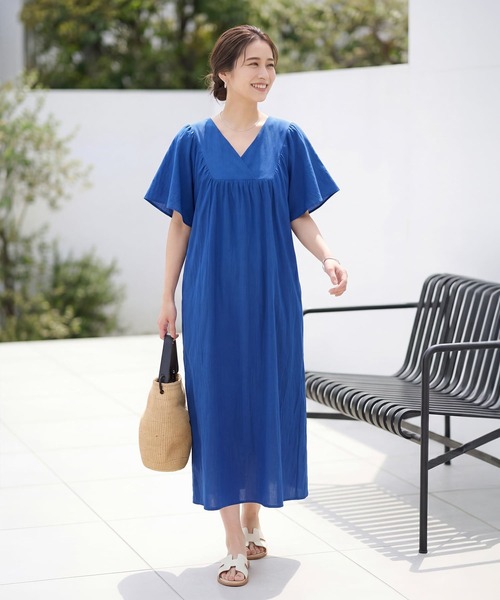 STYLE DELI(スタイルデリ)の「重ねVネックコットンギャザーワンピースB(ワンピース・レディース・ネイビー/レッド/ブルー・01/02)」の14枚目の写真