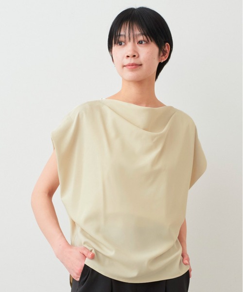 IEDIT（イディット）の「ＩＥＤＩＴ　接触冷感・吸汗速乾がうれしい　華やかドレープネックブラウス（シャツ/ブラウス・レディース・ホワイト/ネイビー/ライトベージュ・M/L/LL/3L/S）」の2枚目の写真