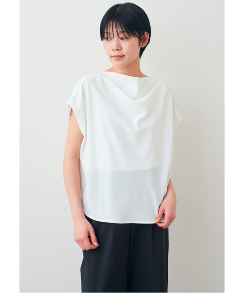 IEDIT（イディット）の「ＩＥＤＩＴ　接触冷感・吸汗速乾がうれしい　華やかドレープネックブラウス（シャツ/ブラウス・レディース・ホワイト/ネイビー/ライトベージュ・M/L/LL/3L/S）」の5枚目の写真