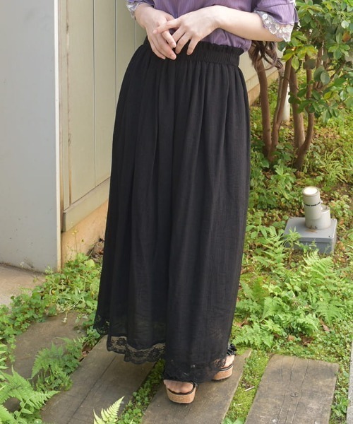 axes femme(アクシーズファム)の「裾レース楊柳ワイドパンツ(その他パンツ・レディース・ブルー/ブラック/ミント/ワイン・FREE)」の2枚目の写真