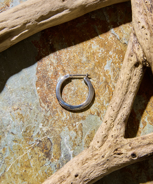 HARIM(ハリム)の「HARIM ハリム / THIN RAIN PIERCE catchless シルバー925スィンレインピアス キャッチレス オキシデーション 両耳用 / HRA061 SET OX(ピアス(両耳用)・メンズ・シルバー・FREE)」の3枚目の写真