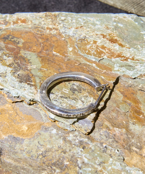 HARIM(ハリム)の「HARIM ハリム / THIN RAIN PIERCE catchless シルバー925スィンレインピアス キャッチレス オキシデーション 両耳用 / HRA061 SET OX(ピアス(両耳用)・メンズ・シルバー・FREE)」の5枚目の写真
