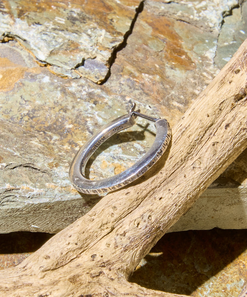 HARIM(ハリム)の「HARIM ハリム / THIN RAIN PIERCE catchless シルバー925スィンレインピアス キャッチレス オキシデーション 両耳用 / HRA061 SET OX(ピアス(両耳用)・メンズ・シルバー・FREE)」の7枚目の写真