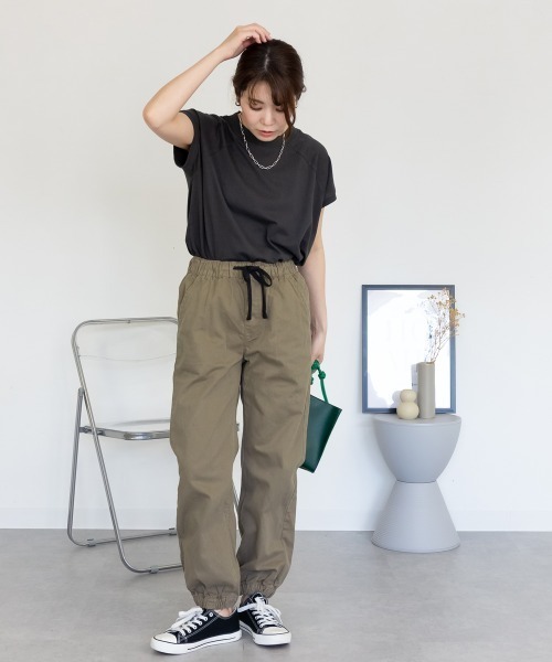 RCD(アールシーディー)の「ゆったりジョガーパンツ(チノパンツ・レディース・ベージュ/ライトカーキ/ブラック・M/L/LL/3L/4L)」の21枚目の写真