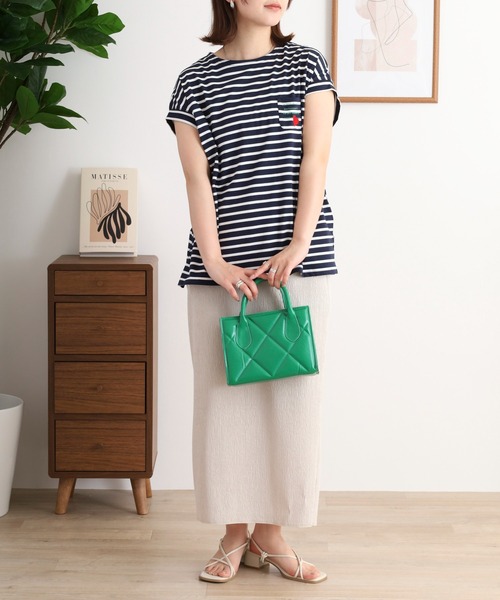 EGLANTINE(エグランティーヌ)の「EGLANTINE ハート刺繍ポケット フレンチスリーブカットソー(Tシャツ/カットソー・レディース・ネイビー×ホワイト/ホワイト×ブラック/ブラック/オフホワイト・40)」の22枚目の写真