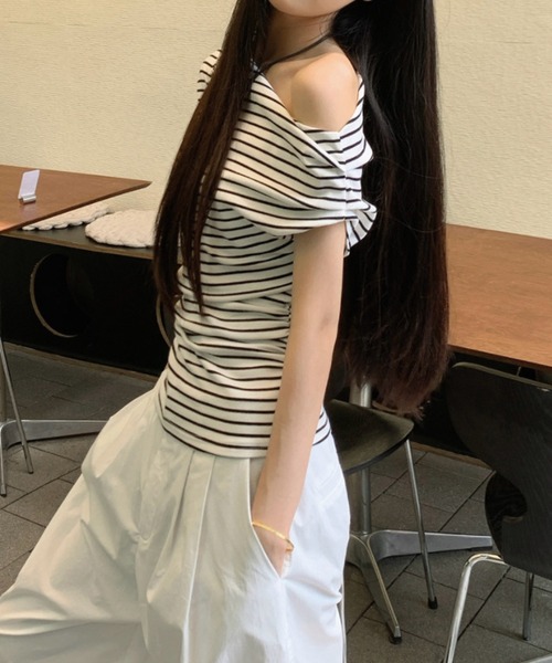 HALEY PESCA(ヘーリーペスカ)の「HALEY PESCA/細めボーダー ワンショルダートップス(Tシャツ/カットソー・レディース・ホワイト・SMALL/MEDIUM/LARGE)」の9枚目の写真