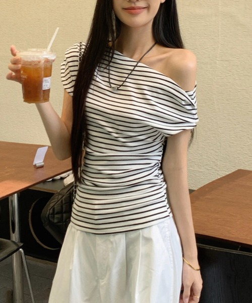 HALEY PESCA(ヘーリーペスカ)の「HALEY PESCA/細めボーダー ワンショルダートップス(Tシャツ/カットソー・レディース・ホワイト・SMALL/MEDIUM/LARGE)」の2枚目の写真