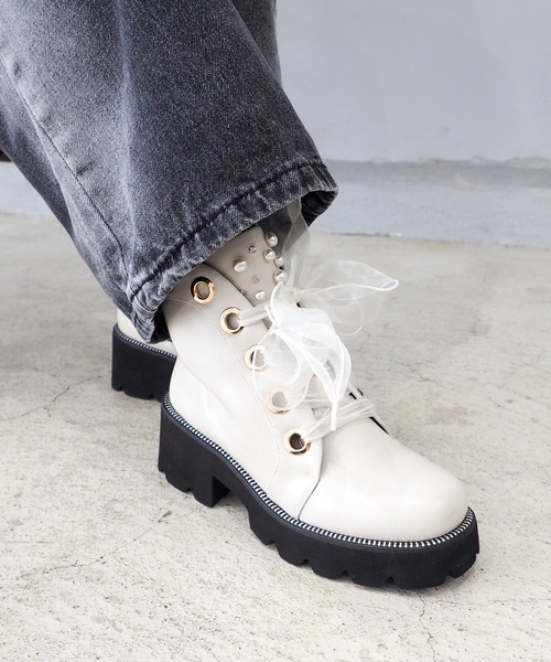 byあしながおじさん（バイアシナガオジサン）の「軽量｜厚底チュールリボンブーツ　8710621（ブーツ・レディース・ブラック/オフホワイト・S/M/L/LL）」の4枚目の写真