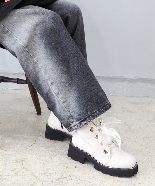 byあしながおじさん（バイアシナガオジサン）の「軽量｜厚底チュールリボンブーツ　8710621（ブーツ・レディース・ブラック/オフホワイト・S/M/L/LL）」の5枚目の写真